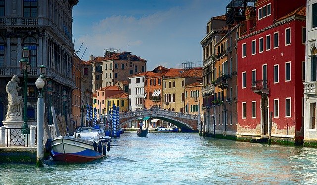 venice-italy-canals-gondola
